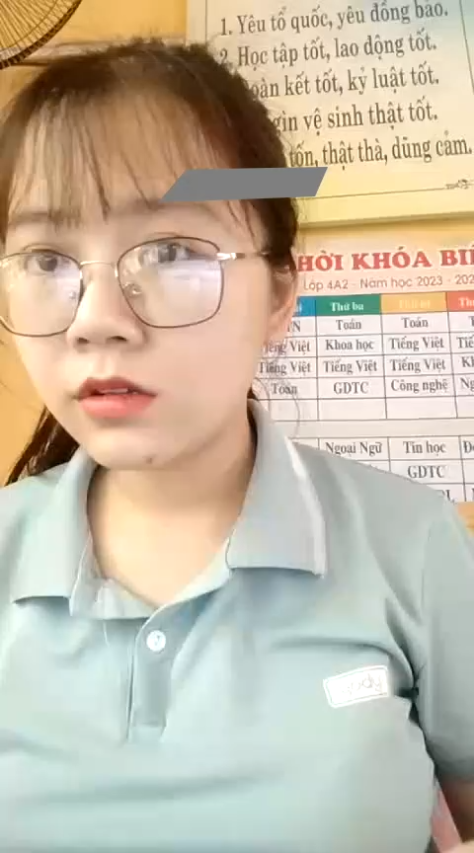 sex vn - Cô giáo xinh lén show lồn khi đang trong lớp